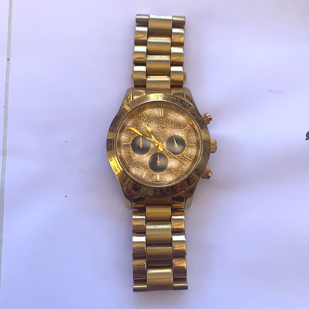 MK watch. Fitted for smaller wrist.